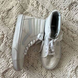 Vans True White SK8-Hi Sneakers